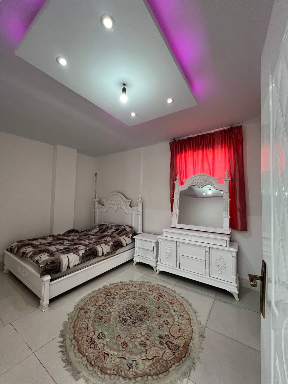 ویلا با استخر روباز آبسرد در صفادشت تهران  استخر روباز آب سرد