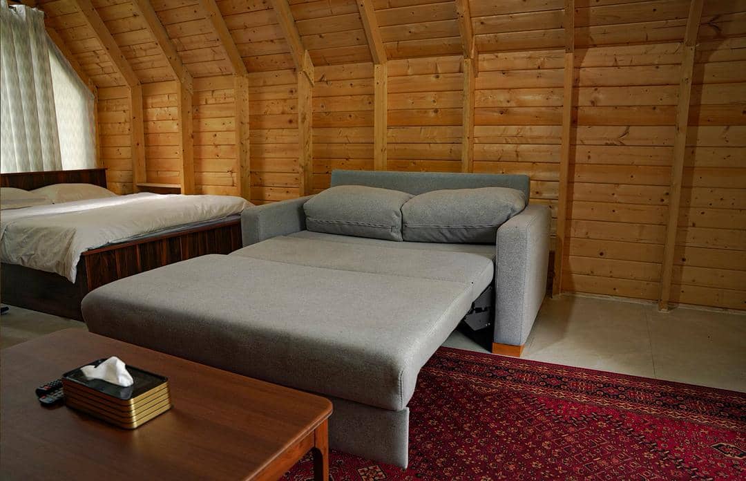 کلبه سوئیسی جنگلی در جنگل های سه هزار تنکابن - فلت  نما