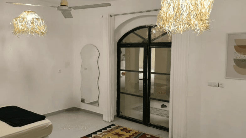 اجاره ویلا با استخر روباز آبسرد در سهیلی قشم - 4 خواب  استخر روباز آبسرد و حیاط ویلا 