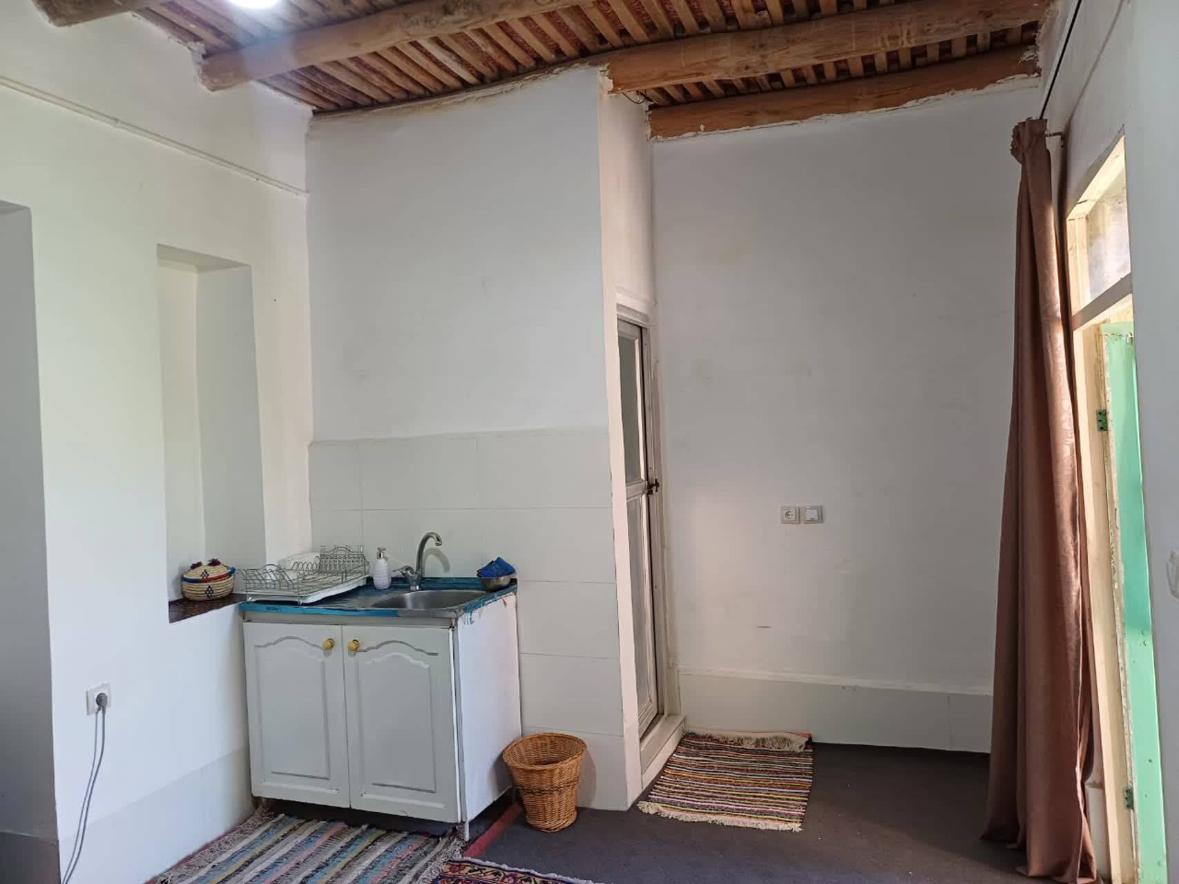 بومگردی در روستا ویست خوانسار - 2 حیاط 