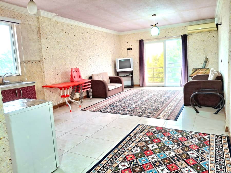 اجاره آپارتمان ساحلی در بابلسر  سالن و آشپزخانه