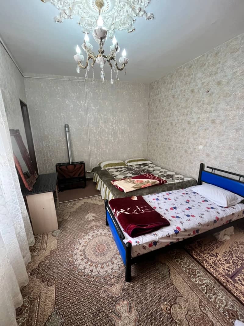 منزل ویلایی در سرعین  سالن و آشپزخانه 
