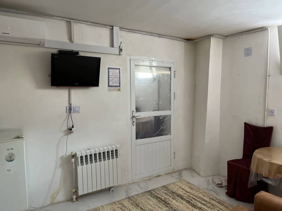 مهمانپذیر تکخواب در خیابان امام رضا 12 اتاق