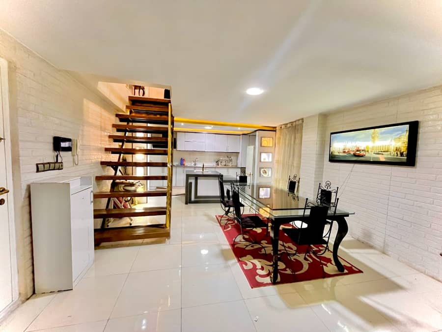 ویلا استخر سرپوشیده آبگرم در پیرکلاچای رشت  استخر سرپوشیده آبگرم و محوطه 