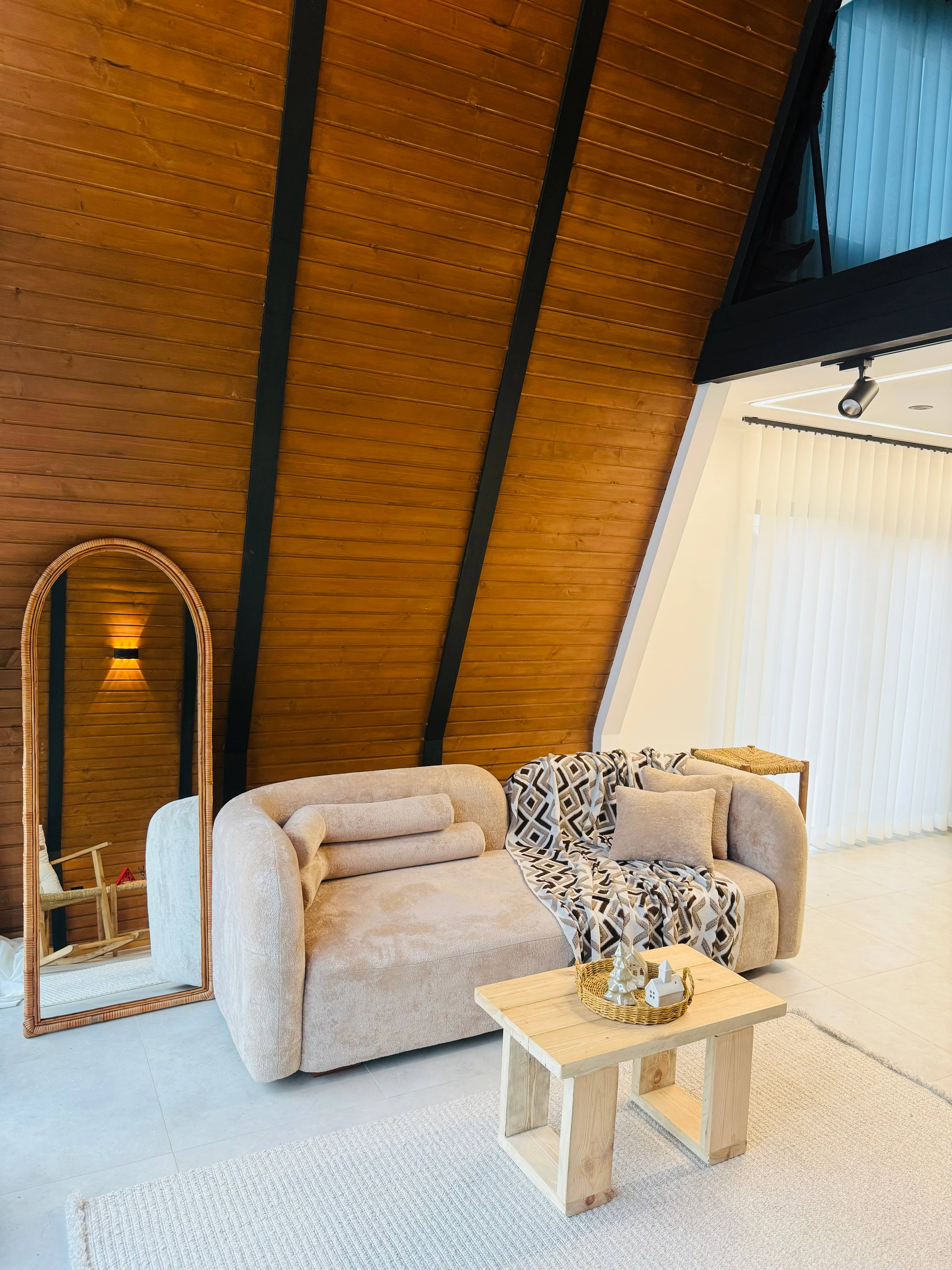 کلبه سوئیسی جنگلی در روستای اشمنان طالم خمام - نوژ کابین نما کلبه 