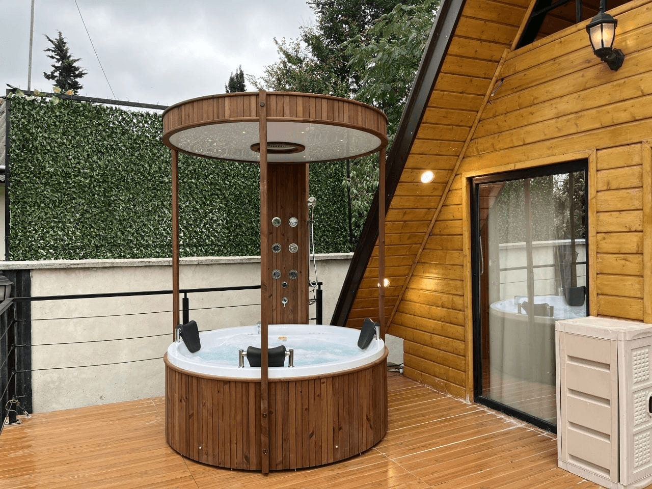 کلبه سوئیسی جکوزی دار در روستای پیرسرا شاندرمن ماسال - خانه ی امید