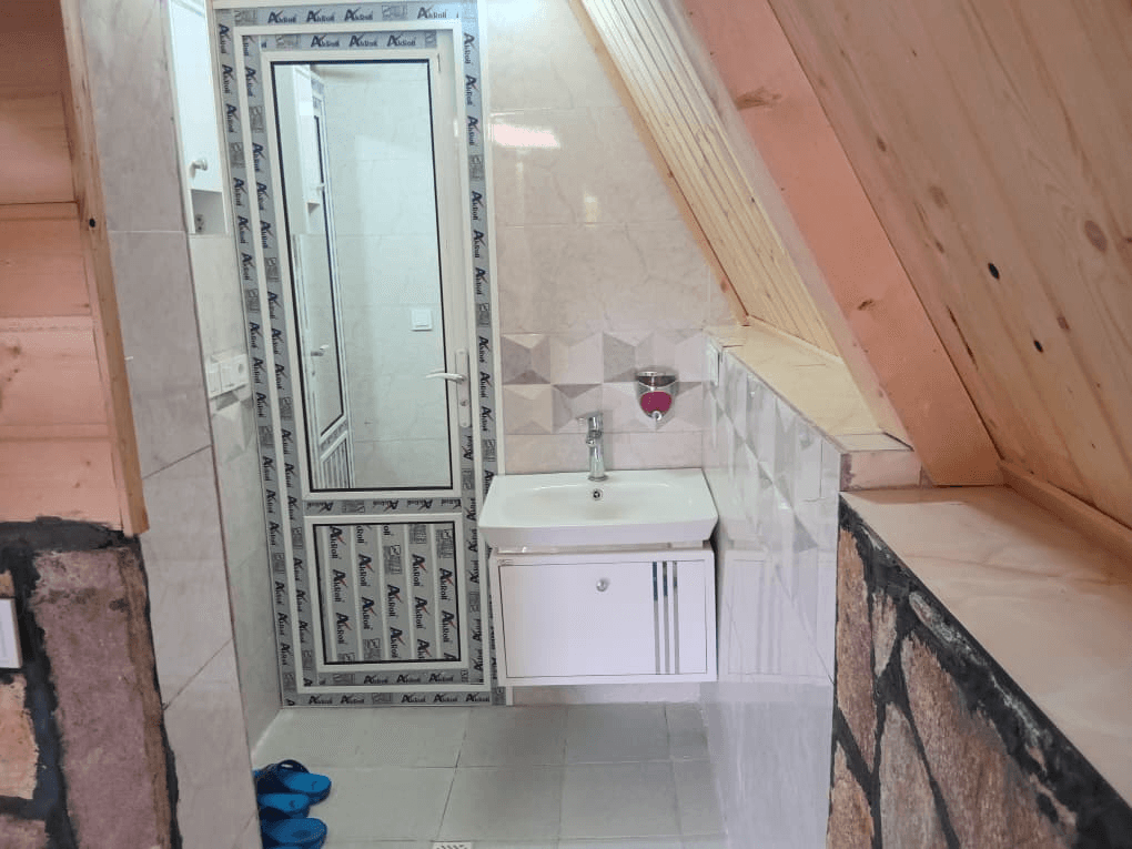 اجاره کلبه سوئیسی در نرمه سفلی سمیرم - 2 عکس نما کلبه 