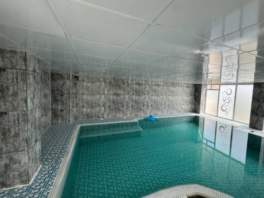 ویلا با استخر سرپوشیده آب گرم در ویلاشهر کیمیا - شیراز  سالن 