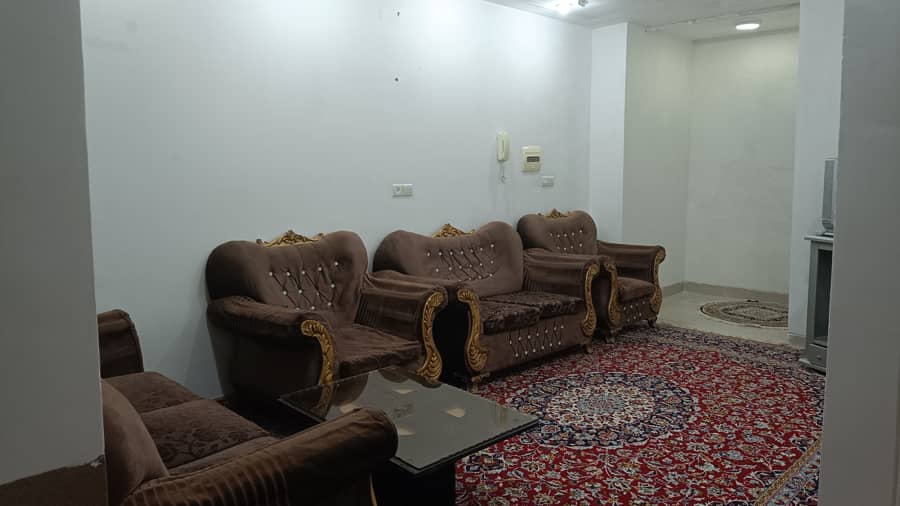 اجاره منزل ویلایی در خیابان رجایی نائین سالن و آشپزخانه
