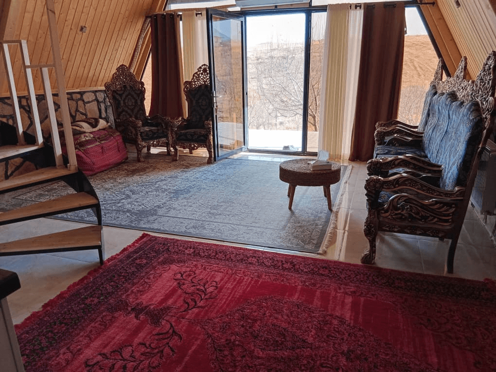 اجاره کلبه سوئیسی در نرمه سفلی سمیرم - 2 عکس نما کلبه 