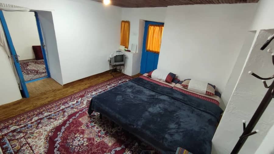 اقامتگاه بومگردی در روستای سیاه صوفیان - بینه‌وخالواش نما اقامتگاه و حیاط 