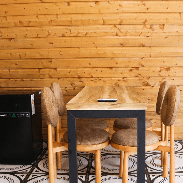 کلبه سوئیسی جنگلی با جکوزی آبگرم در لاکان رشت - تکخواب نما