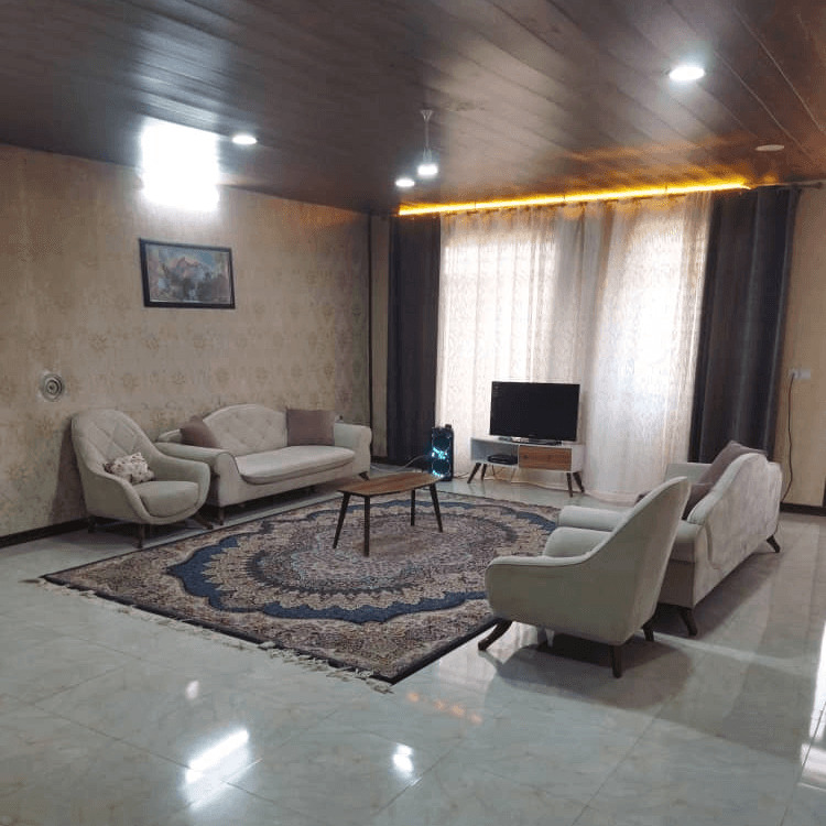 ویلا با استخر سرپوشیده دو خوابه در قلات شیراز