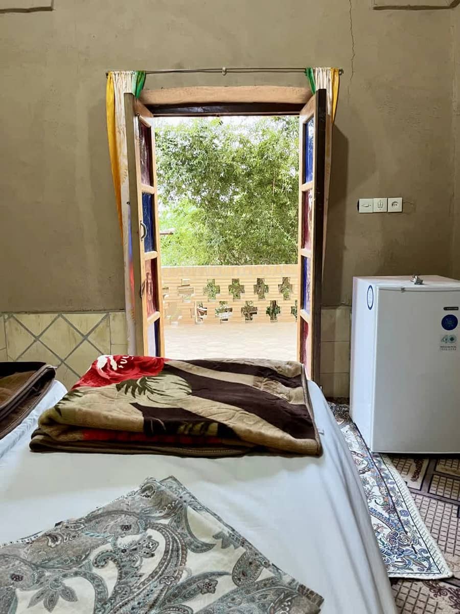 اجاره اقامتگاه بومگردی در روستای مدوار مهریز- اتاق 5 محوطه