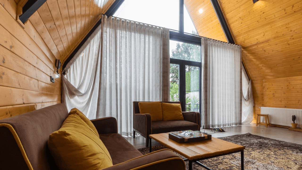 اجاره کلبه سوئیسی جنگلی در روستای پیرسرا شاندرمن ماسال - لنا نما