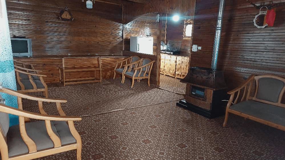 اجاره کلبه چوبی در روستا افراسی لفور شیرگاه  نما کلبه چوبی