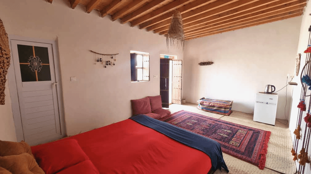 اقامتگاه بومگردی ساحلی در روستا مسن قشم - تافال  حیاط و نما اتاق ها 