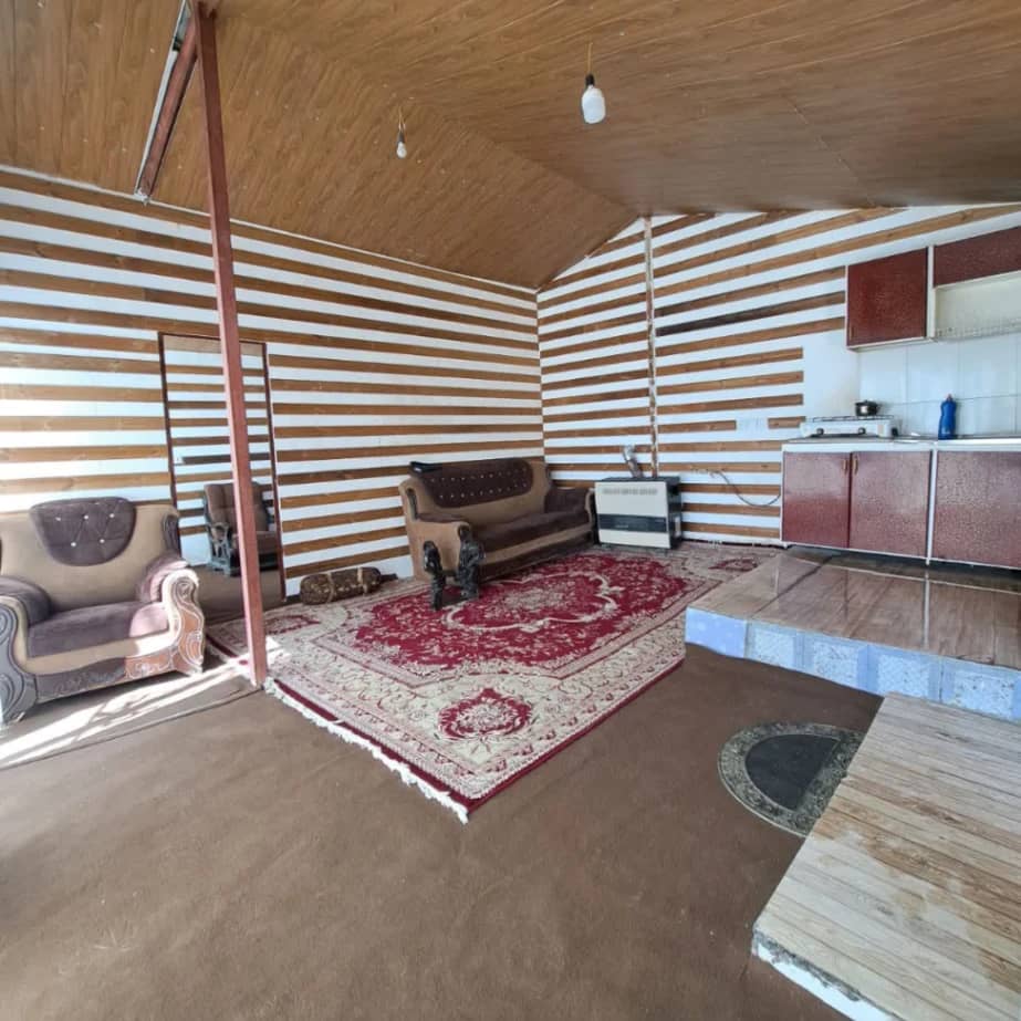 کلبه جنگلی در باغ تفریحی خوشمکان سپیدان
