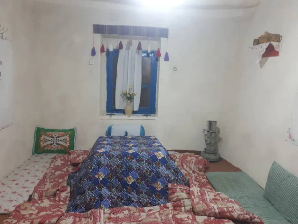 اجاره اقامتگاه بومگردی در درخت سپیدار بینالود - خاله زهرا محوطه اقامتگاه