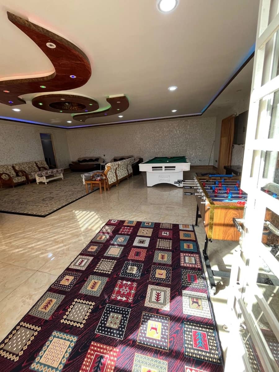 ویلا با استخر سرپوشیده آبگرم در اصفهان 