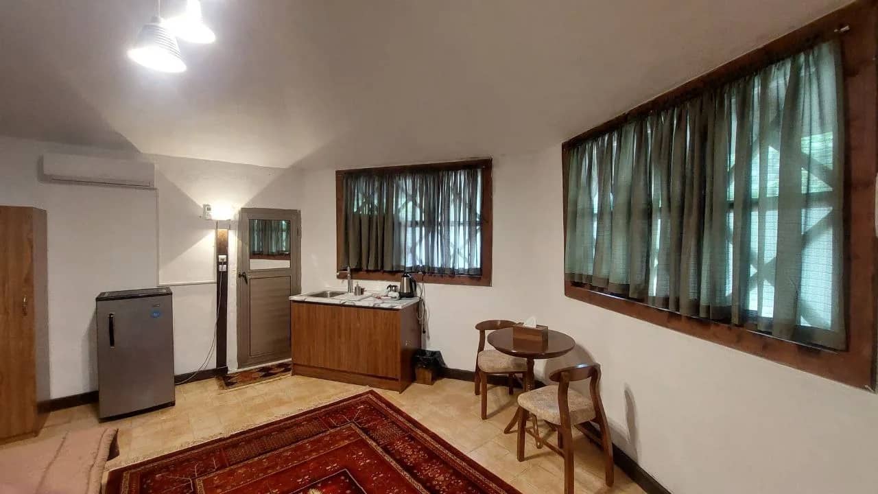 کلبه جنگلی در جنگل های سه هزار تنکابن - توسکا10  نما 