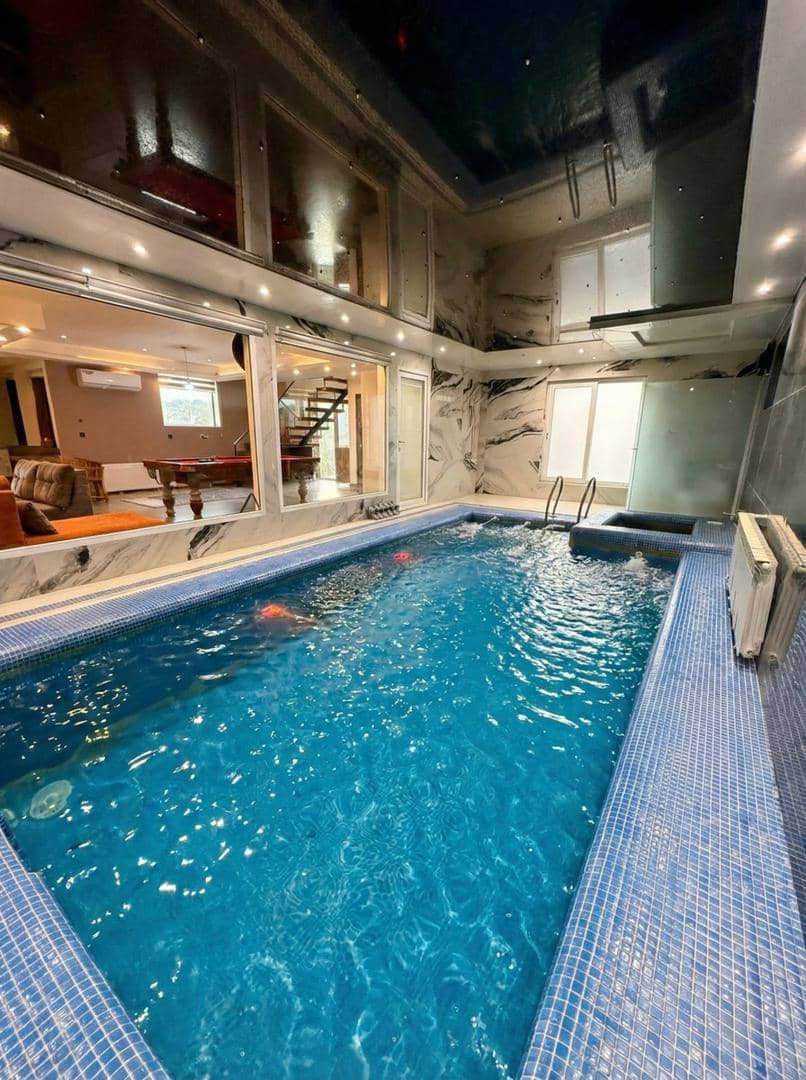 ویلا با استخر سرپوشیده و جکوزی آب گرم در روستای اکبر آباد چالوس  نما