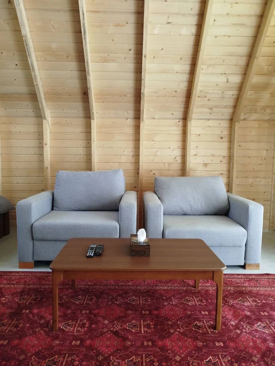 کلبه سوئیسی جنگلی در جنگل های سه هزار تنکابن - تکخواب  نما 