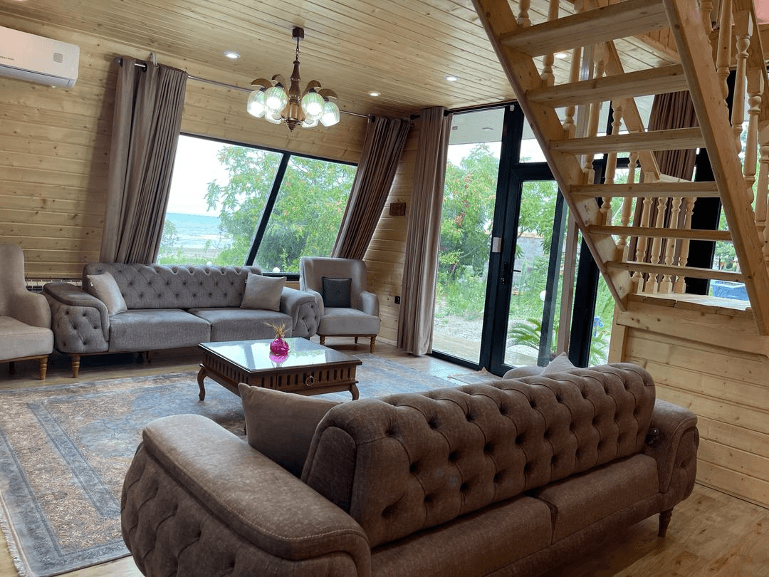 کلبه سوئیسی ساحلی در روستا علی آباد بندر انزلی نما