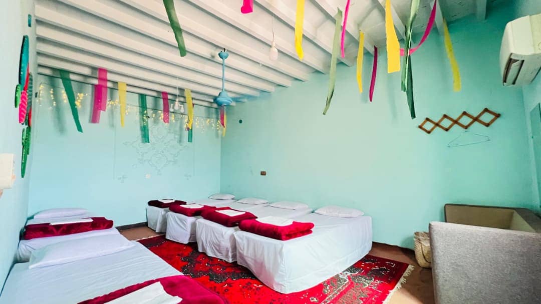 اجاره اتاق سنتی نزدیک ساحل در هرمز - 24متر محوطه اقامتگاه