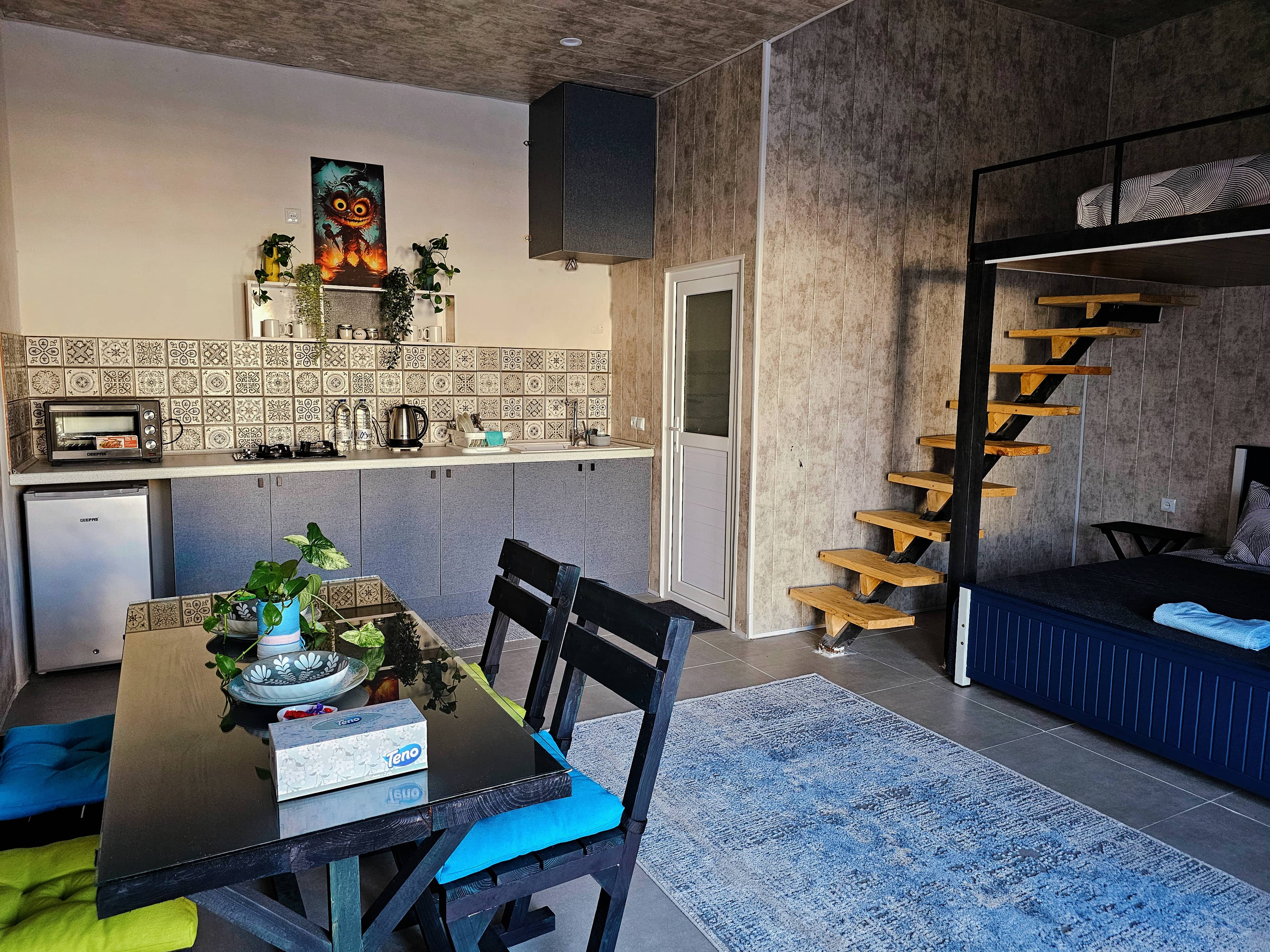 اجاره سوئیت ویلایی استخردار در سهیلی قشم - ربوتیا  نما اقامتگاه 