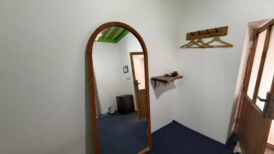 اقامتگاه بومگردی در کوشکنار پارسیان - ورجی حیاط