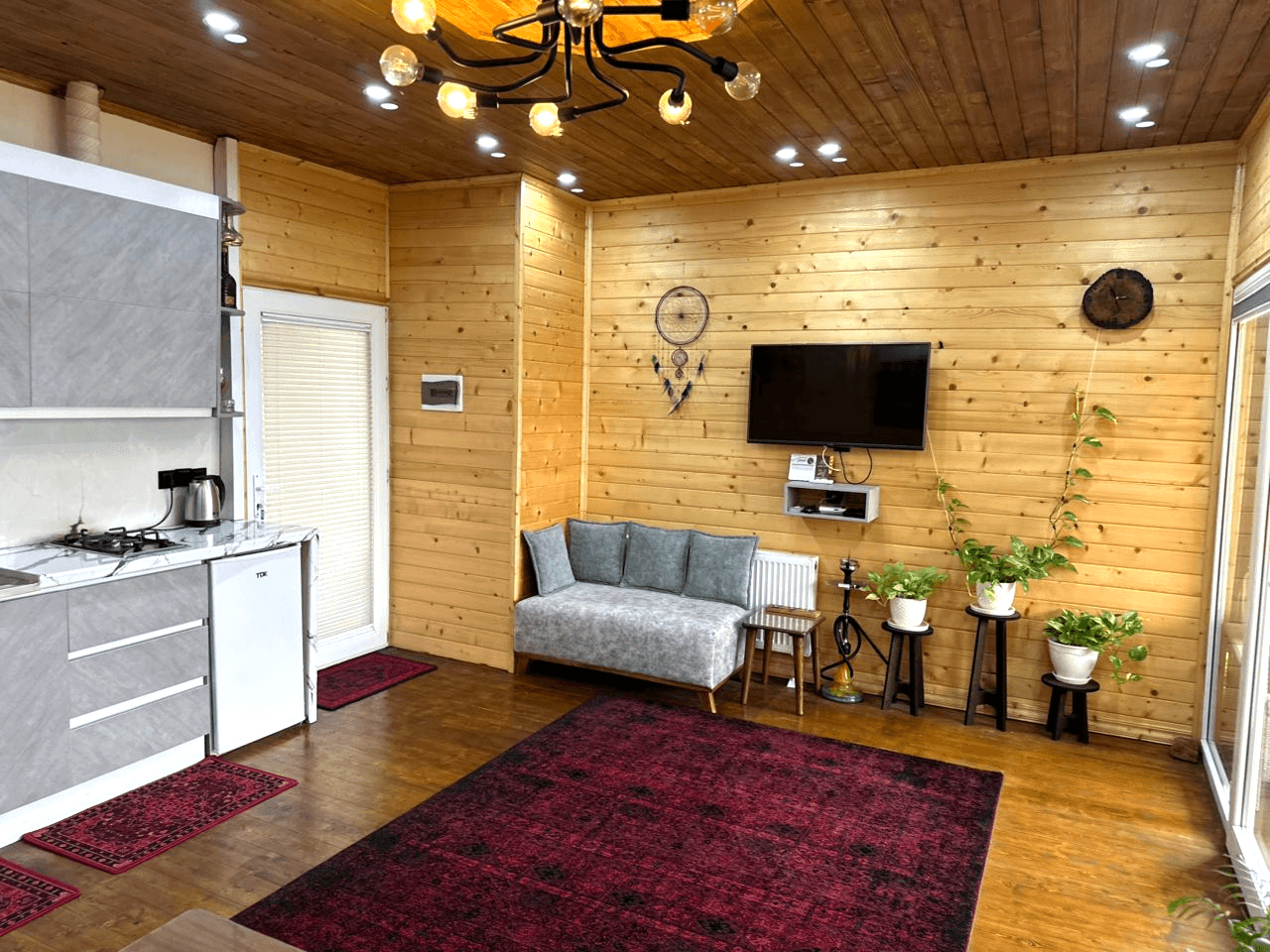 اجاره کلبه چوبی جنگلی در روستا بالف کلاشرقی - مرزیکلا  نما کلبه چوبی 