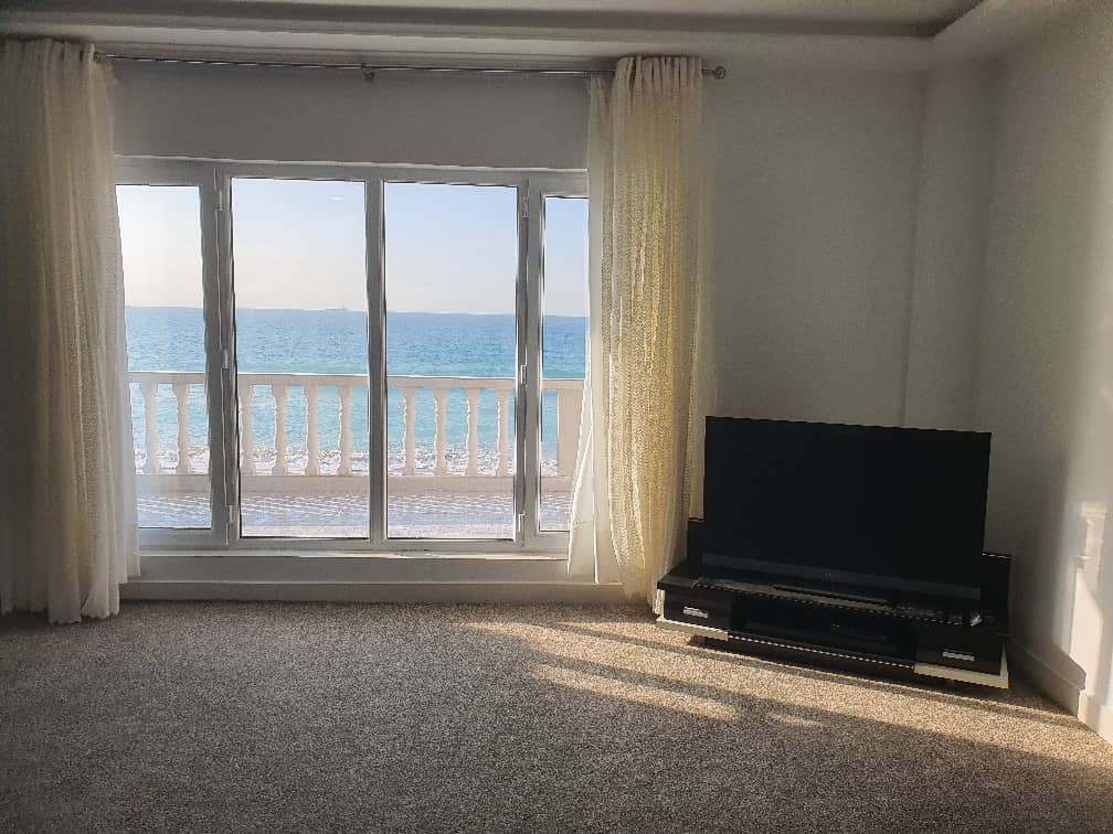 منزل یک خوابه ساحلی درسیراف تراس