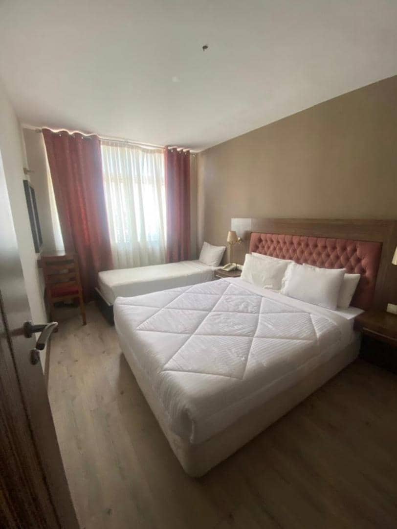 اجاره هتل تکخواب در زند شیراز سالن 