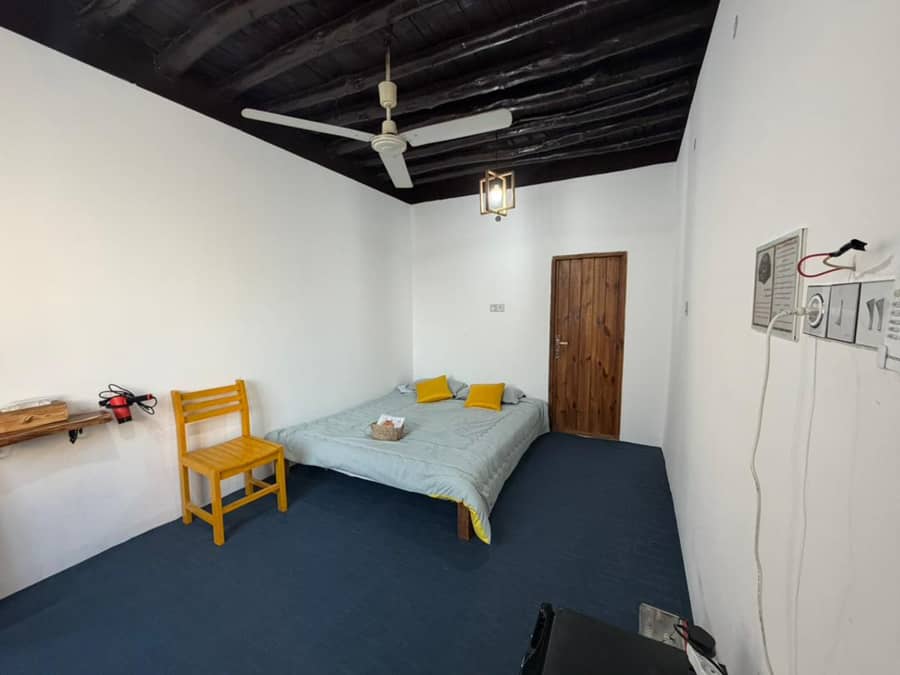 اقامتگاه بومگردی در کوشکنار پارسیان - گرگور اتاق گرگور