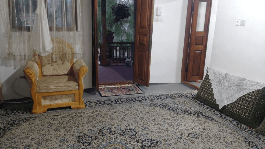  ویلا باغ سنتی در روستای حلیمه جان - فدک  حیاط و نما 