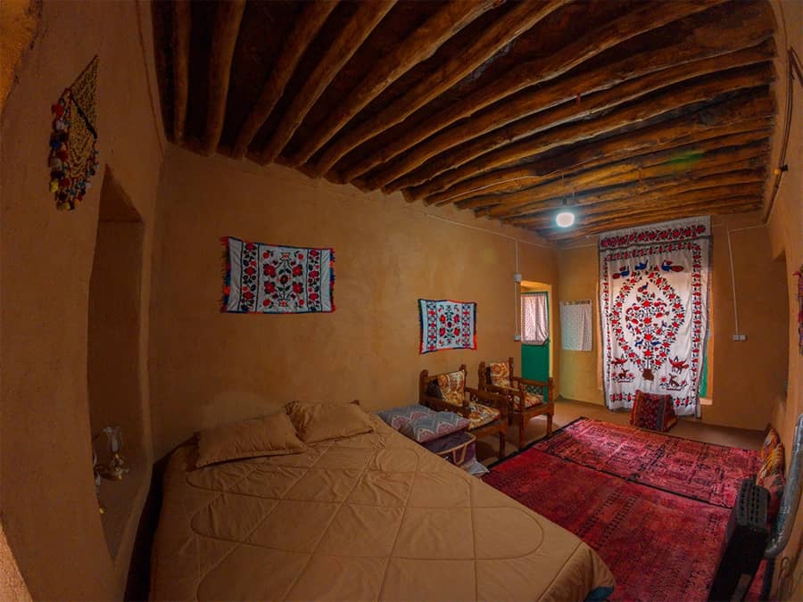 بومگردی در بوانات روستای بادبر - چیترا اتاق 