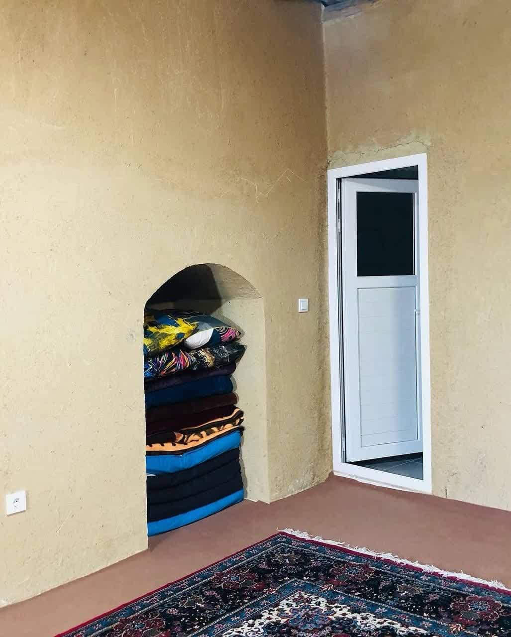 بومگردی در روستا غرقان گلپایگان - پاهیر  نما ساختمان 
