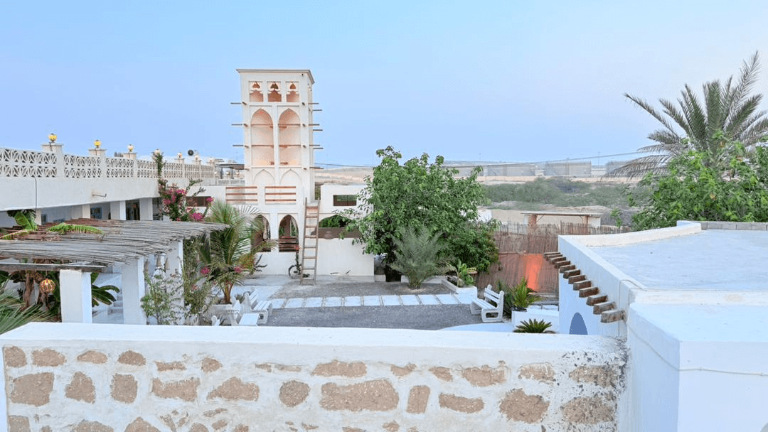 اقامتگاه بومگردی با استخر روباز آبسرد در سلخ قشم - دو تخته اتاق