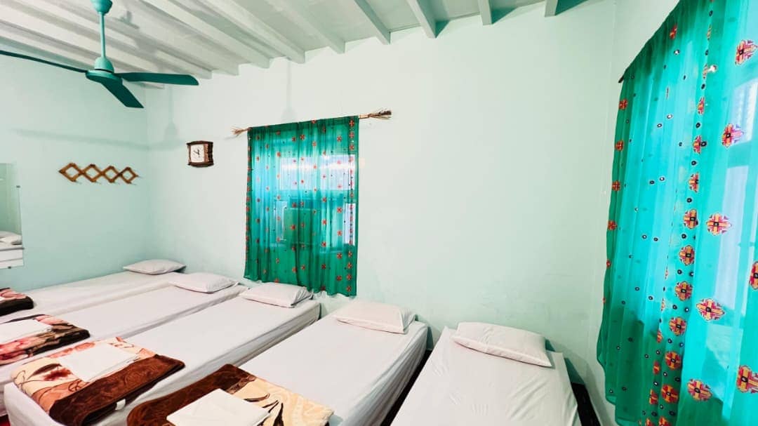 اجاره بومگردی سنتی نزدیک ساحل در هرمز - 20متر اتاق