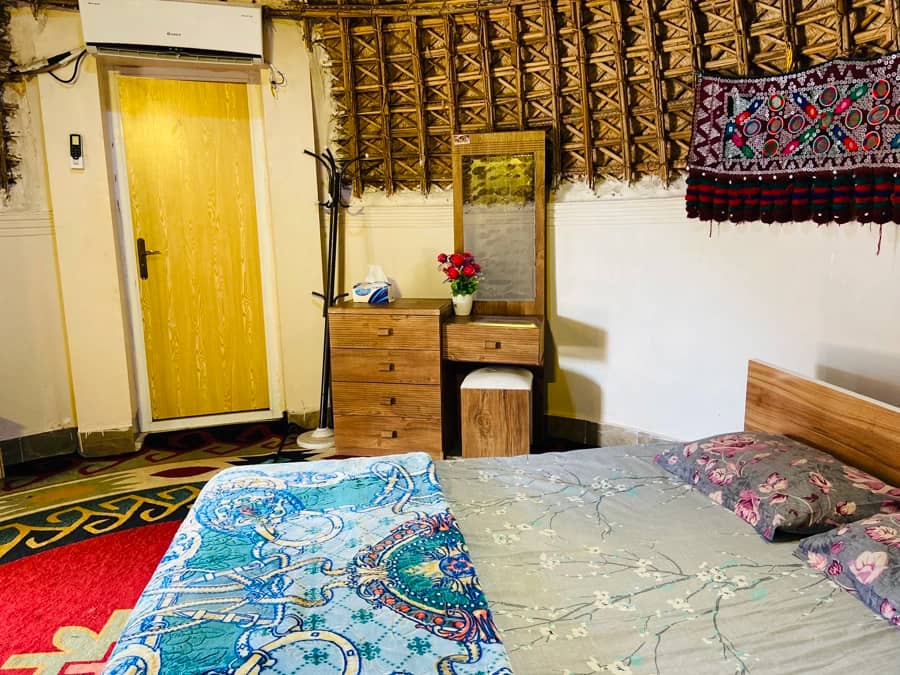 اجاره کپر ساحلی در سیریک - هرمزگان حیاط و کپر ها