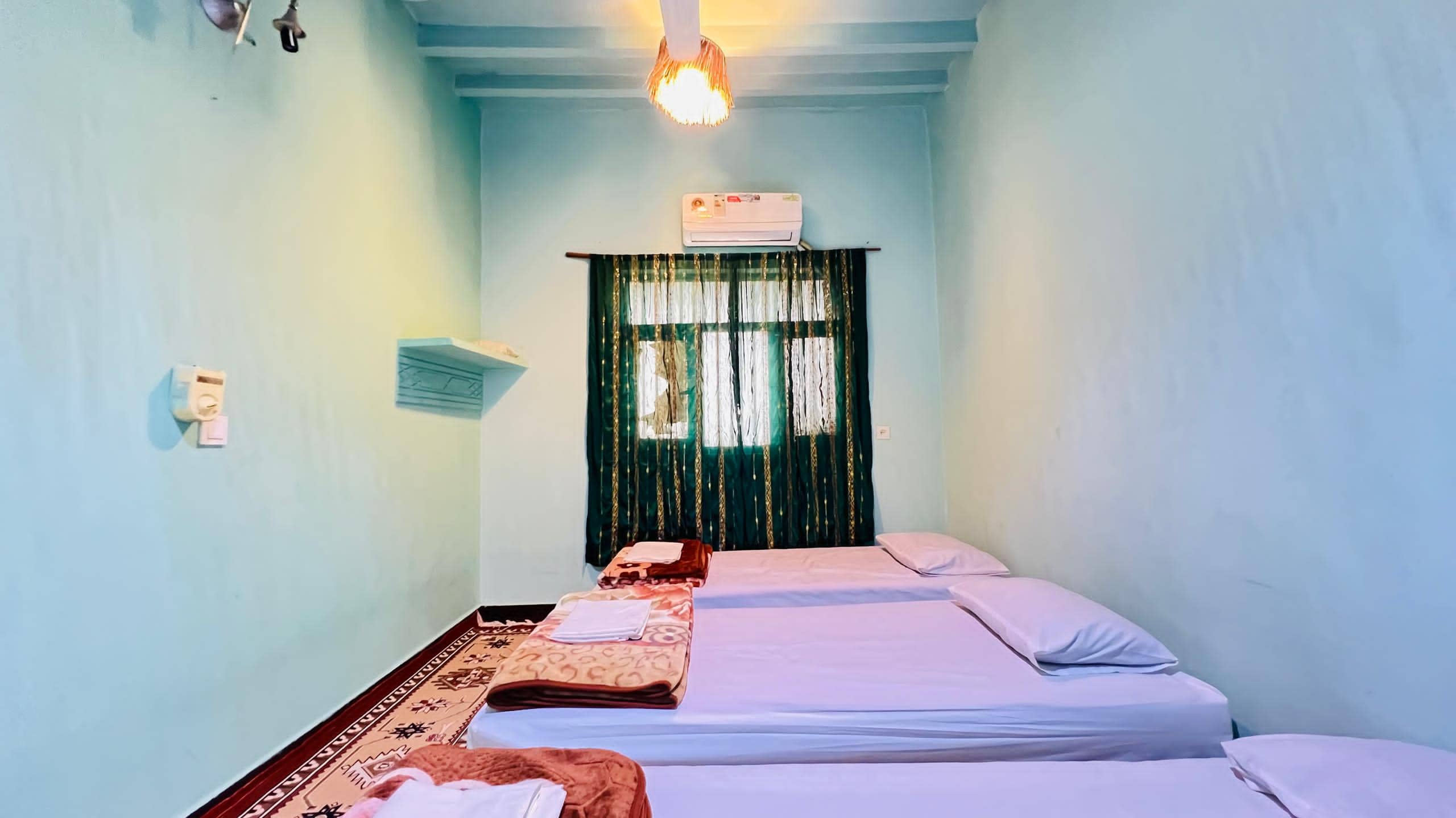 اجاره اتاق سنتی نزدیک ساحل در هرمز - 11متر محیط اقامتگاه