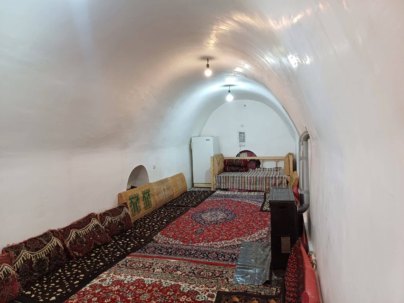 بومگردی در روستا ویست خوانسار - 5 نما ساختمان 