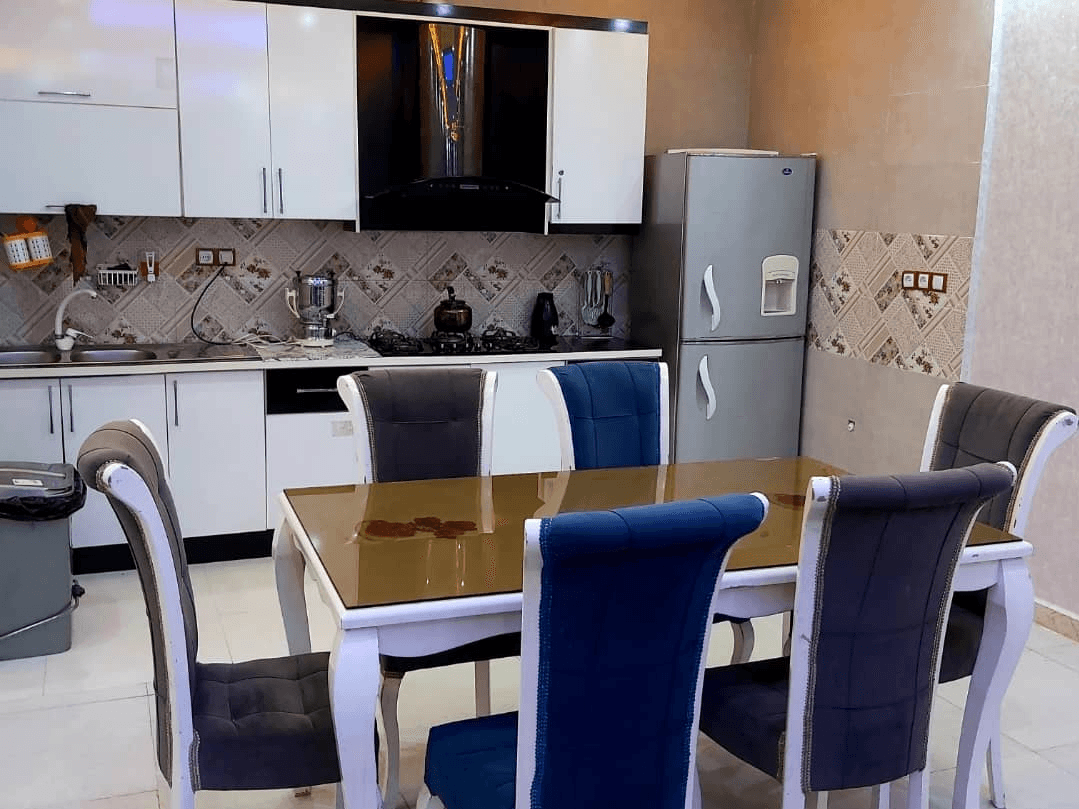 ویلا با استخر سرپوشیده چهارفصل در مهرشهر دزفول نما و حیاط 