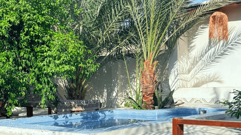 ویلا استخر روباز آبسرد در تنب پارسان سوزا - چهار خواب  استخر و حیاط مجموعه 