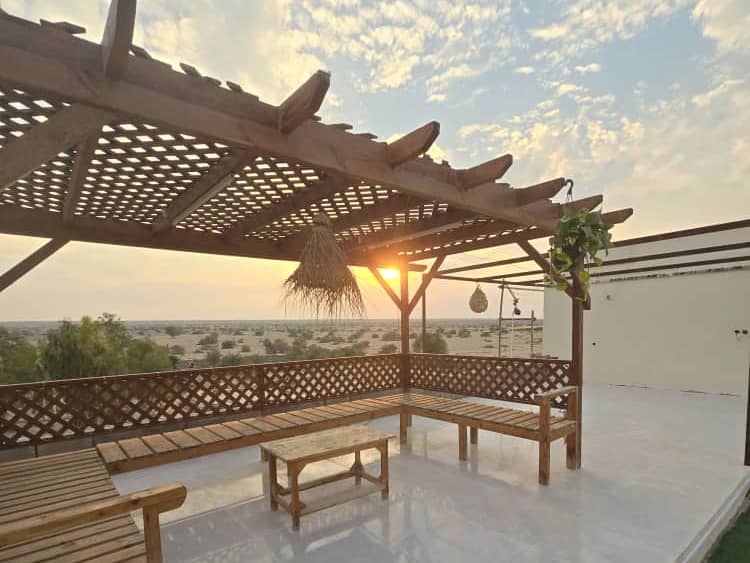 اجاره ویلا در نایبند روستا بساتین - 4 آلاچیق روف گاردن 