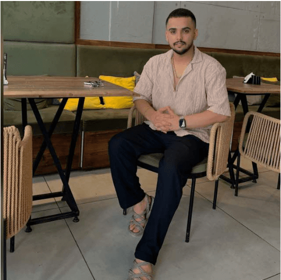 hostIntroImage-دانیال هاشم زاده 