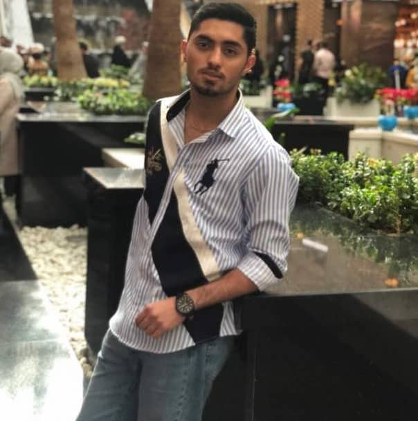 hostIntroImage-محمد هادی کلبادی نژاد