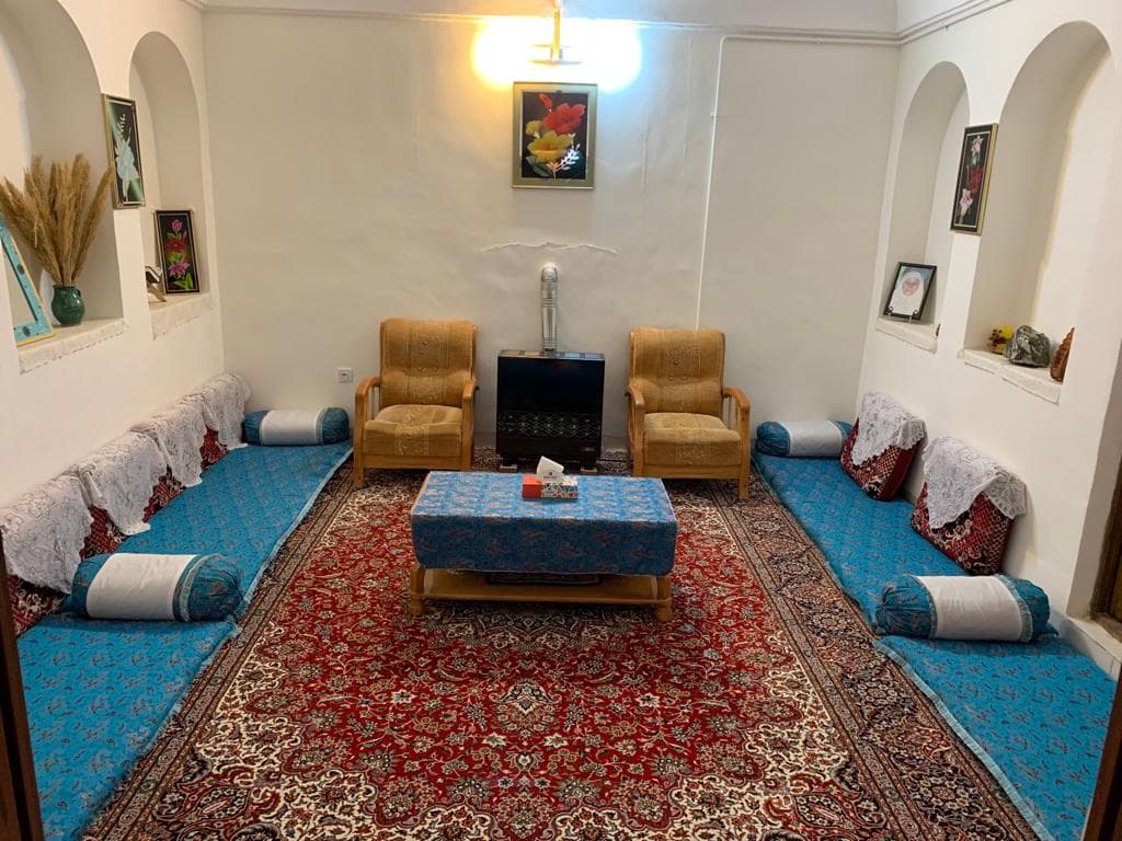 اجاره بومگردی در میدان آزادی - 5