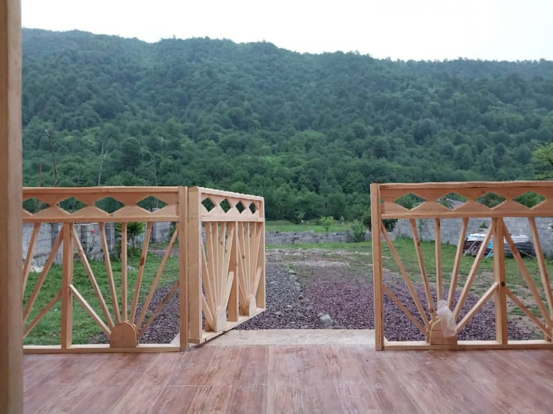 بیرون اقامتگاه